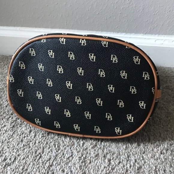 Dooney & Bourke Bag - Picture 4 of 6